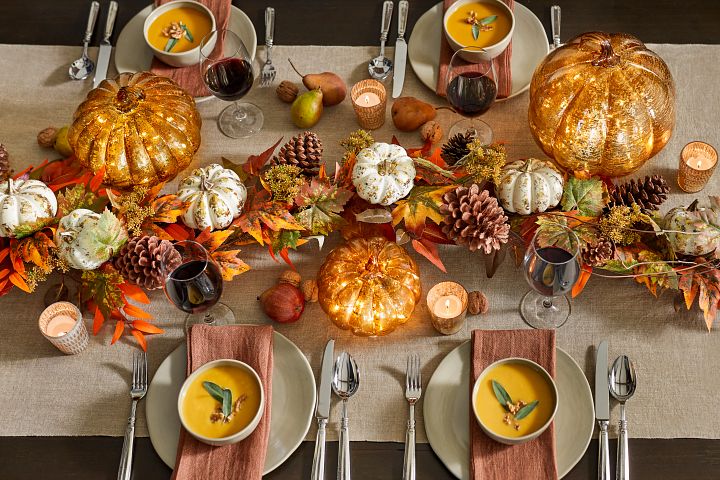 Thanksgiving pumpkin decor