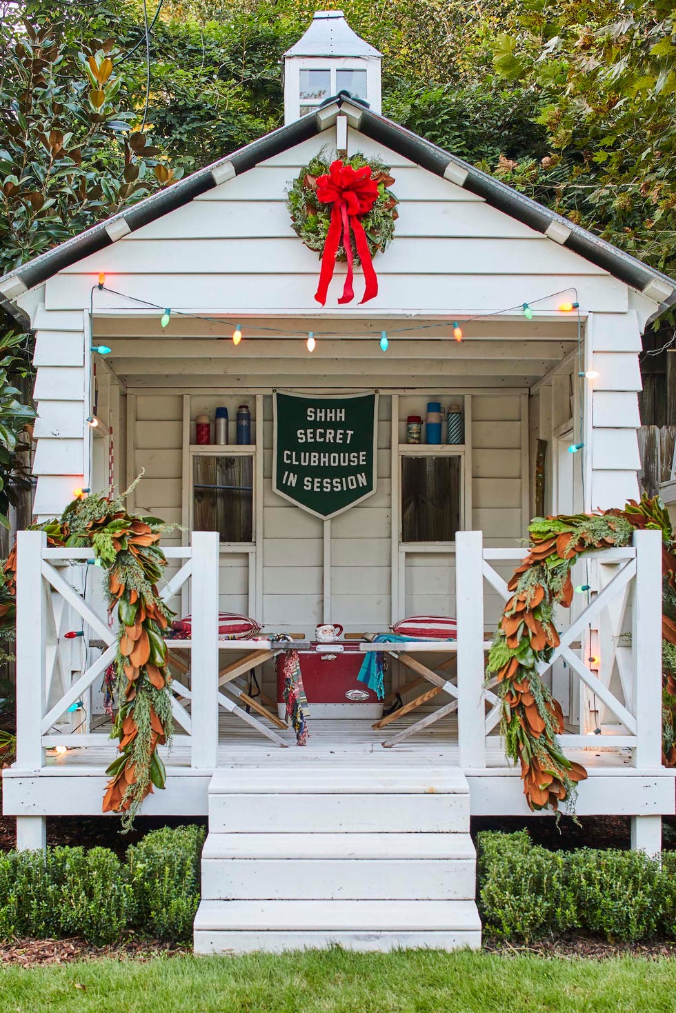 Outdoor christmas decor